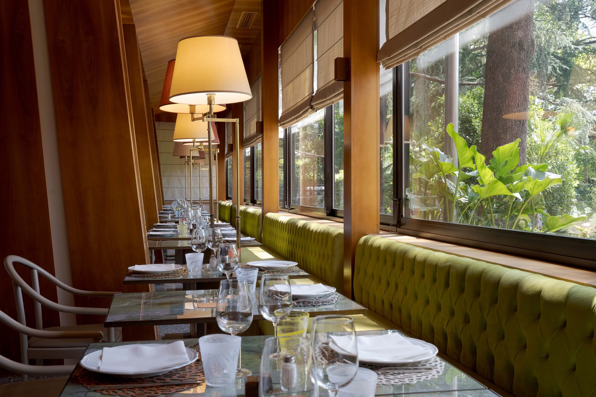 Sala ristorante apparecchiata del Grand Hotel Panoramic, Montecatini Terme